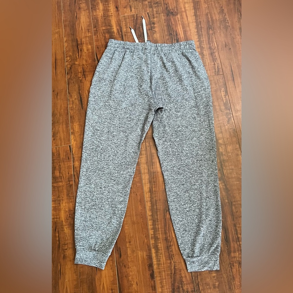 Vuori Performance Joggers - Picture 5 of 6